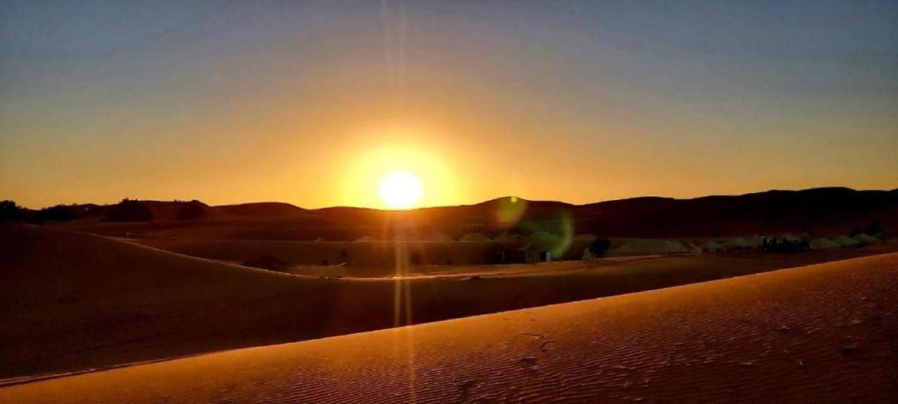 L'homme Du Désert Merzouga Exterior foto